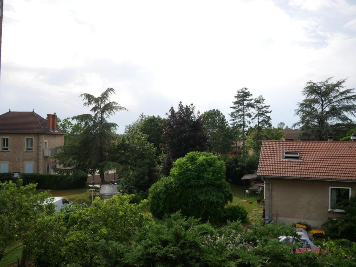 Gite Du Lavoir Leyrieu Exterior foto
